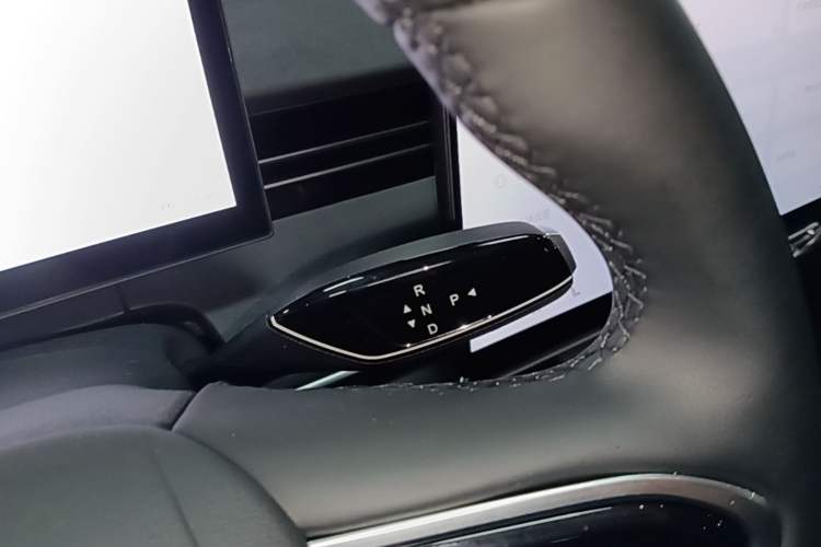 Used Chery Fengyun A8L 2025 1.5 TGDI 145 km Comfort Version Gear Lever