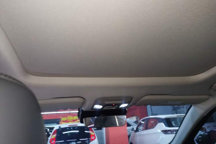 Used Chery Fengyun A8L 2025 1.5 TGDI 145 km Luxury Version Headliner