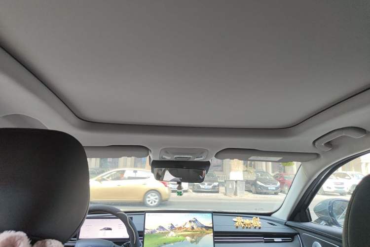 Used Chery Fengyun A8L 2025 1.5 TGDI 145 km Luxury Version Headliner