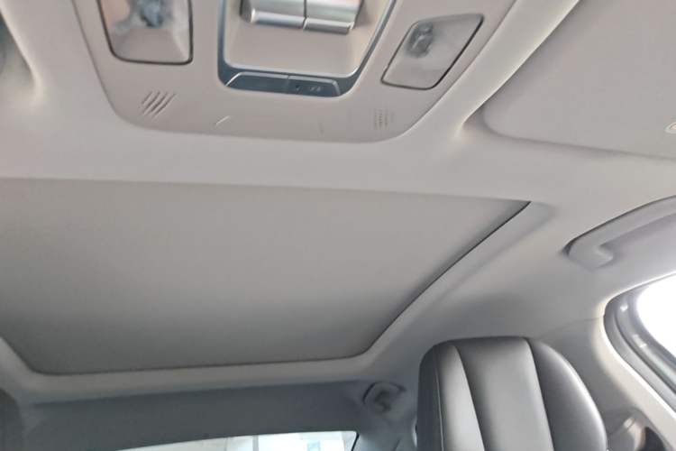 Used Chery Fengyun A8L 2025 1.5 TGDI 145 km Luxury Version Headliner