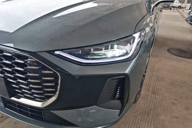 Used Chery Fengyun A8L 2025 1.5 TGDI 145 km Luxury Version Left Front Headlight