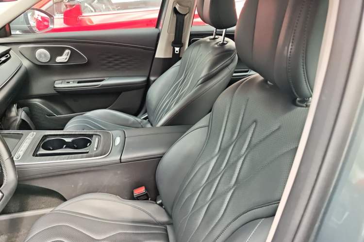 Used Chery Fengyun A8L 2025 1.5 TGDI 145 km Luxury Version Left Front Seat