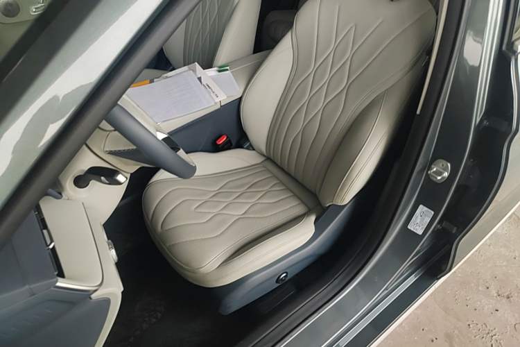 Used Chery Fengyun A8L 2025 1.5 TGDI 145 km Luxury Version Left Front Seat