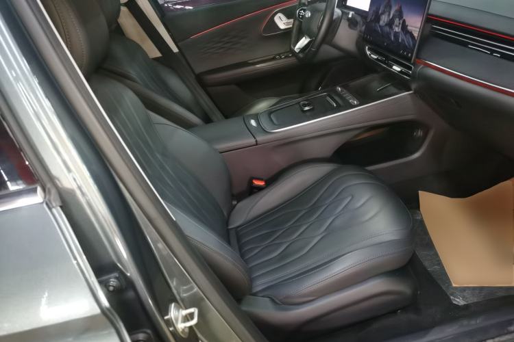 Used Chery Fengyun A8L 2025 1.5 TGDI 145 km Luxury Version Right Front Seat