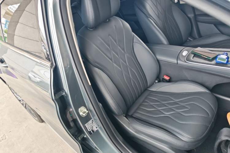 Used Chery Fengyun A8L 2025 1.5 TGDI 145 km Luxury Version Right Front Seat