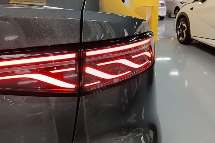 Used Chery Fengyun A8L 2025 1.5 TGDI 145 km Comfort Version Right Rear Taillight