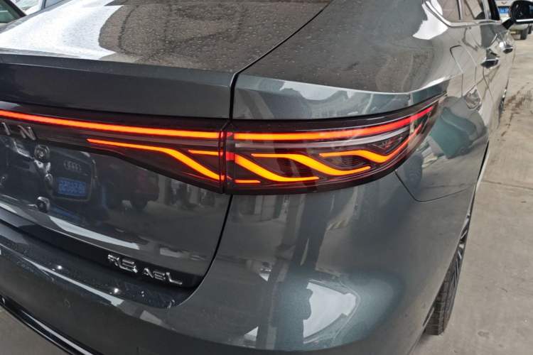 Used Chery Fengyun A8L 2025 1.5 TGDI 145 km Luxury Version Right Rear Taillight