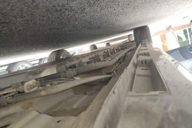 Used Chery Fengyun A8L 2025 1.5 TGDI 145 km Luxury Version Right Side Sill
