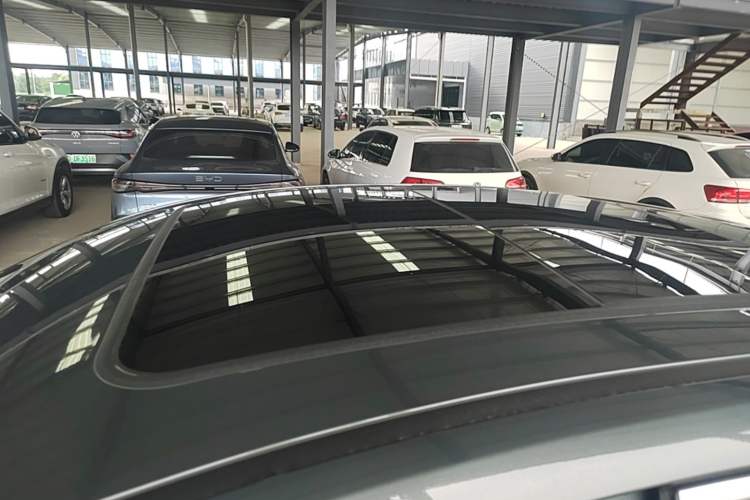 Used Chery Fengyun A8L 2025 1.5 TGDI 145 km Luxury Version Roof