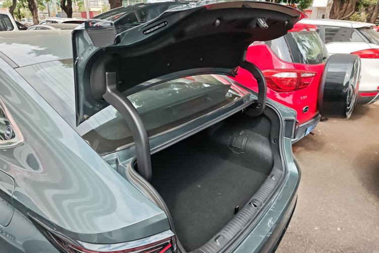 Used Chery Fengyun A8L 2025 1.5 TGDI 145 km Luxury Version Trunk