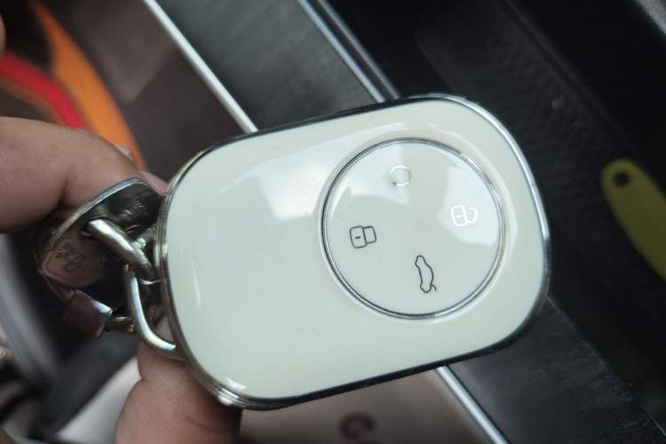 Used Chery Fengyun A8L 2025 1.5 TGDI 145 km Luxury Version Vehicle Key