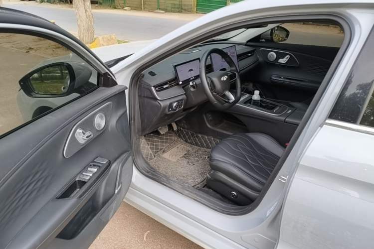 Used Chery Fengyun A8L 2025 1.5 TGDI 145 km Luxury Version Driver Seat