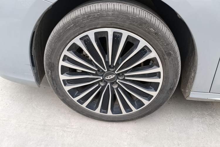 Used Chery Fengyun A8L 2025 1.5 TGDI 145 km Luxury Version Exterior 4