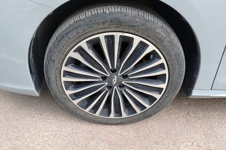 Used Chery Fengyun A8L 2025 1.5 TGDI 145 km Luxury Version Exterior 4