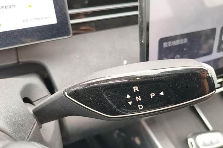 Used Chery Fengyun A8L 2025 1.5 TGDI 145 km Luxury Version Gear Lever