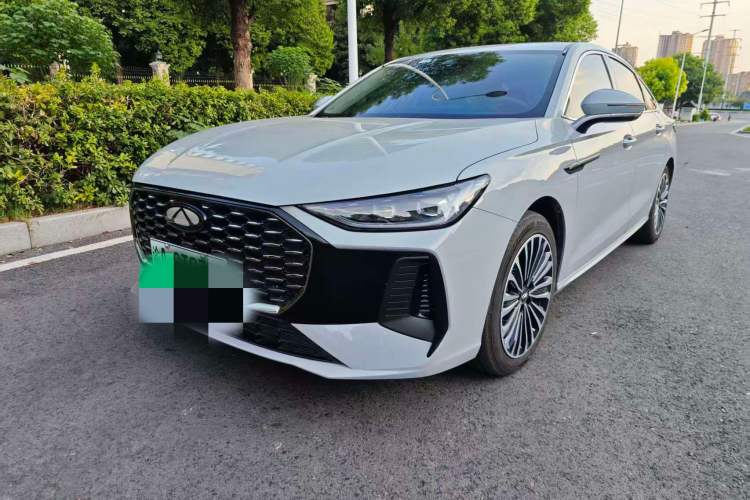 Chery Fengyun A8L 2025 1.5 TGDI 145 km Luxury Version