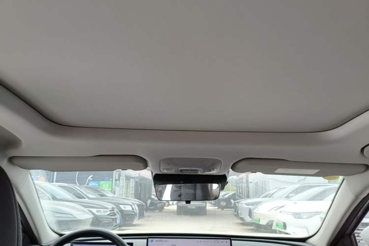 Used Chery Fengyun A8L 2025 1.5 TGDI 145 km Luxury Version Headliner