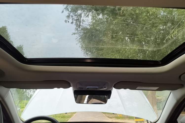 Used Chery Fengyun A8L 2025 1.5 TGDI 145 km Luxury Version Headliner