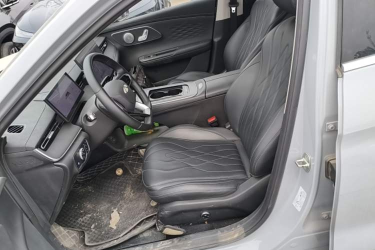 Used Chery Fengyun A8L 2025 1.5 TGDI 145 km Luxury Version Left Front Seat