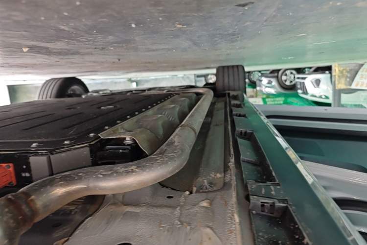 Used Chery Fengyun A8L 2025 1.5 TGDI 145 km Luxury Version Left Side Sill
