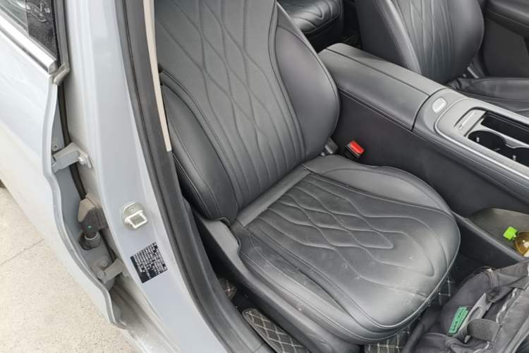 Used Chery Fengyun A8L 2025 1.5 TGDI 145 km Luxury Version Right Front Seat