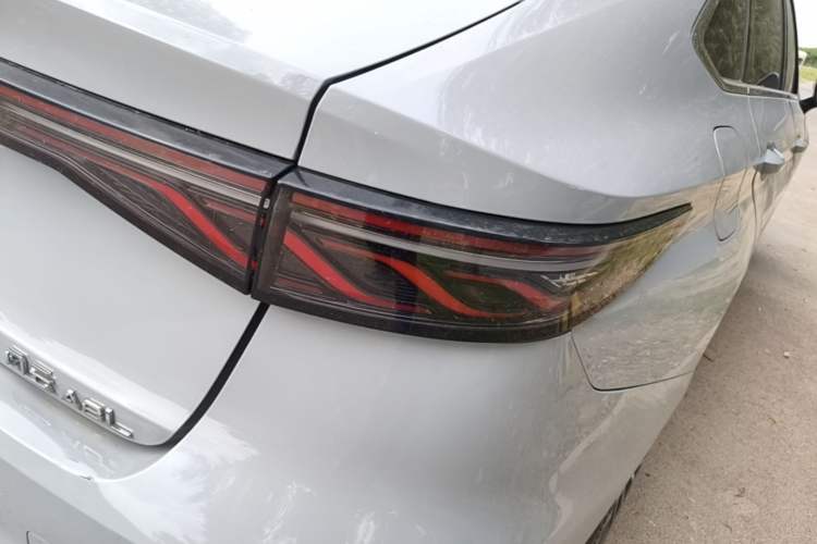 Used Chery Fengyun A8L 2025 1.5 TGDI 145 km Luxury Version Right Rear Taillight