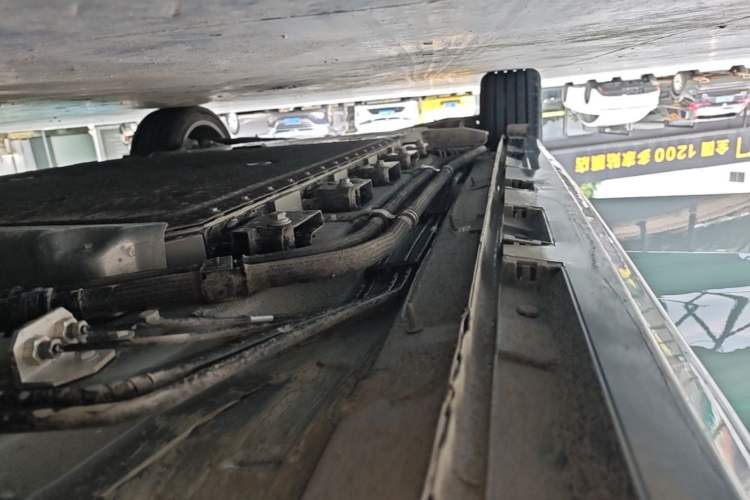 Used Chery Fengyun A8L 2025 1.5 TGDI 145 km Luxury Version Right Side Sill