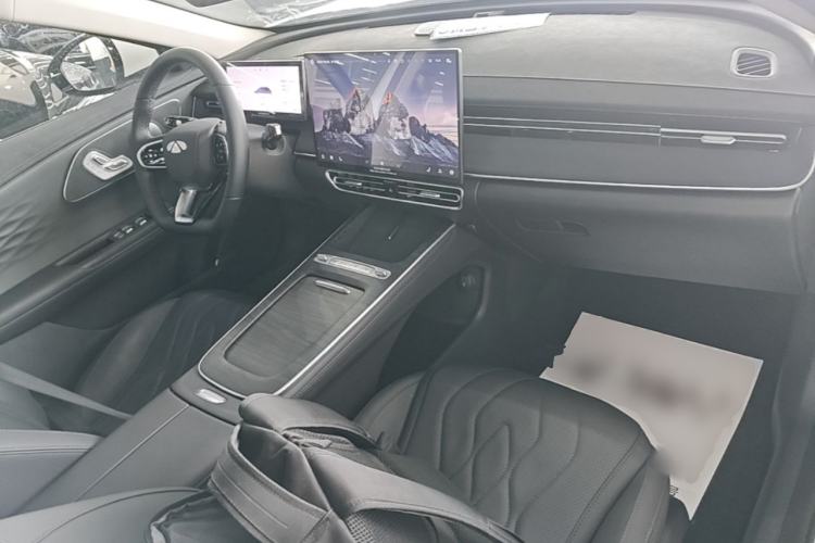 Used Chery Fengyun A8L 2025 1.5 TGDI 145 km Luxury Version Center Console