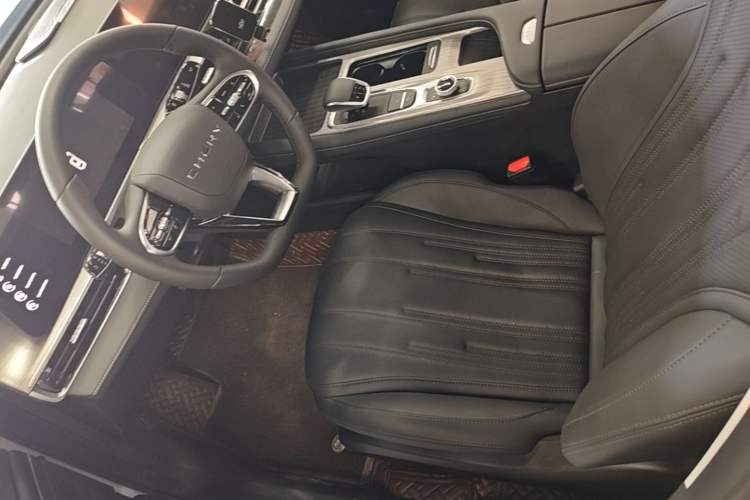 Used Chery Fengyun A8L 2025 1.5L 70km Standard Version Driver Seat