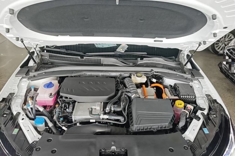 Used Chery Fengyun A8L 2025 1.5 TGDI 145 km Luxury Version Engine Bay