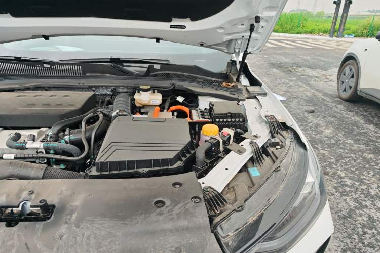 Used Chery Fengyun A8L 2025 1.5 TGDI 145 km Luxury Version Engine Bay Left
