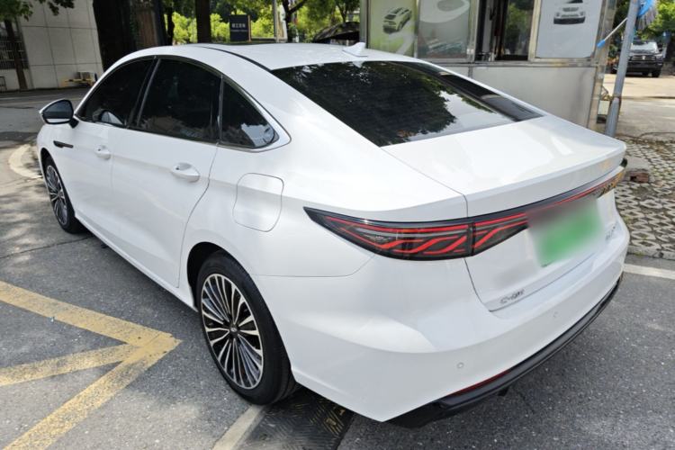 Used Chery Fengyun A8L 2025 1.5 TGDI 145 km Luxury Version Rear Left 45 Deg