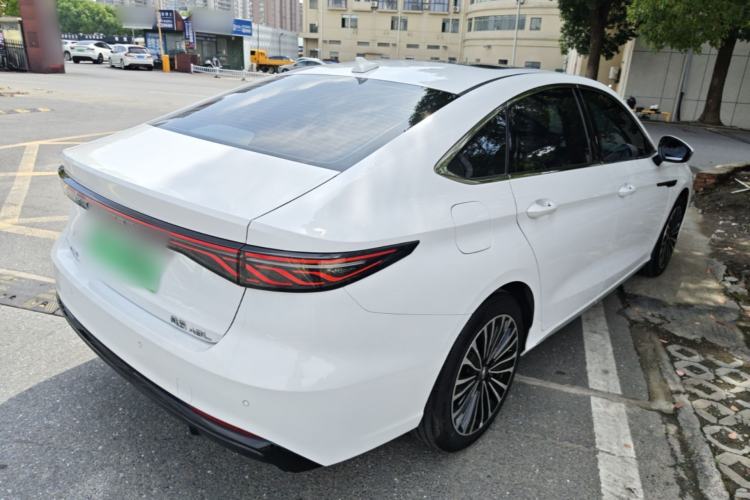 Used Chery Fengyun A8L 2025 1.5 TGDI 145 km Luxury Version Rear Right 45 Deg