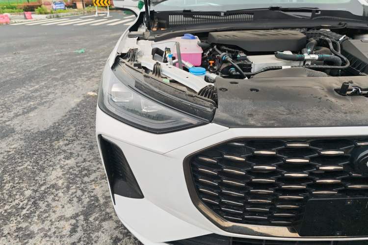 Used Chery Fengyun A8L 2025 1.5 TGDI 145 km Luxury Version Right Front Headlight