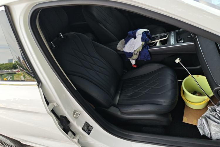 Used Chery Fengyun A8L 2025 1.5 TGDI 145 km Luxury Version Right Front Seat