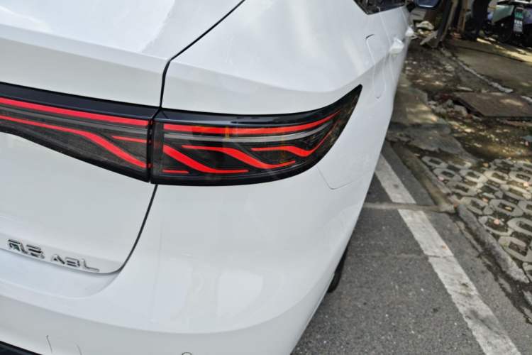 Used Chery Fengyun A8L 2025 1.5 TGDI 145 km Luxury Version Right Rear Taillight