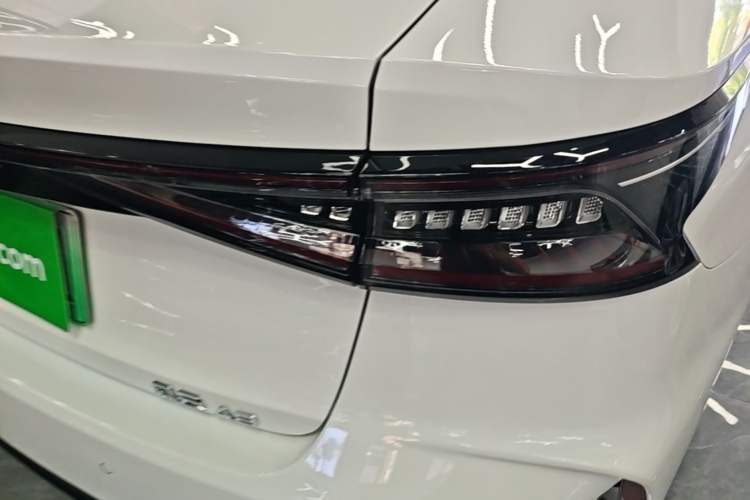 Used Chery Fengyun A8L 2025 1.5L 70km Standard Version Right Rear Taillight