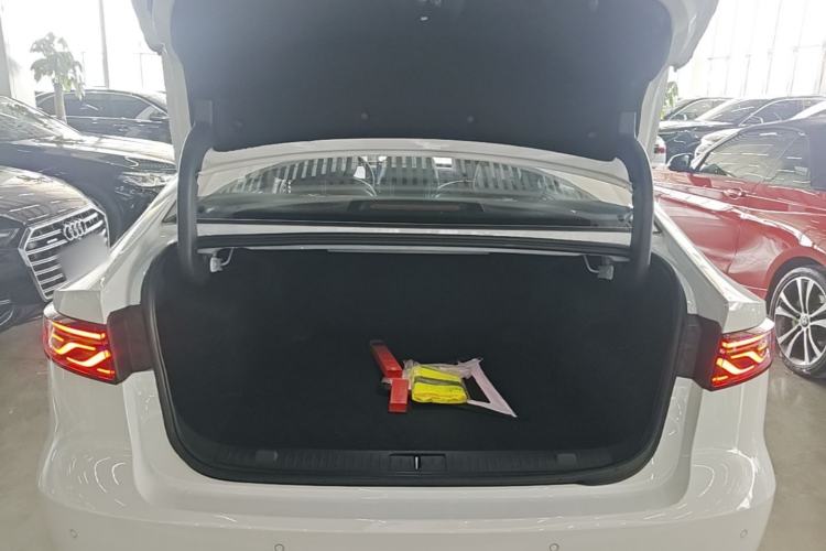 Used Chery Fengyun A8L 2025 1.5 TGDI 145 km Luxury Version Trunk