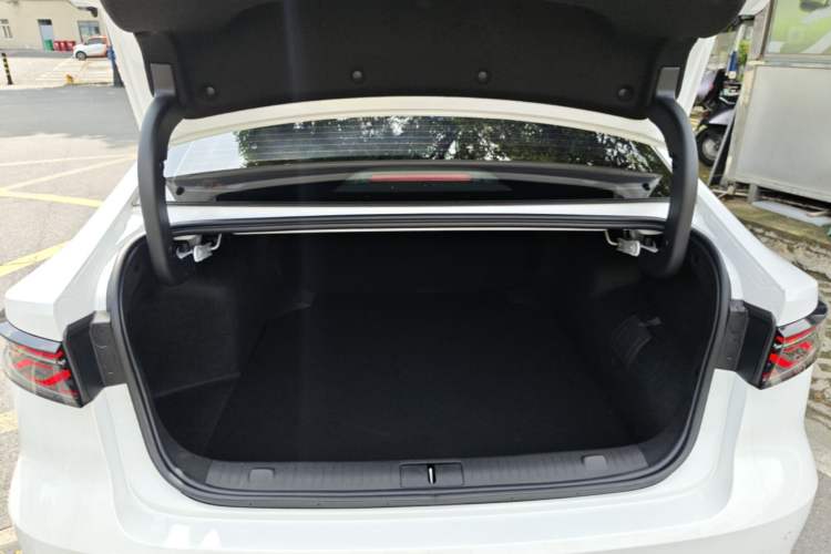 Used Chery Fengyun A8L 2025 1.5 TGDI 145 km Luxury Version Trunk