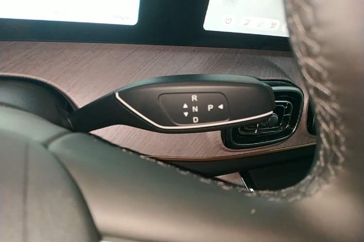 Used Chery Fengyun T10 2024 210 Luxury Edition Gear Lever