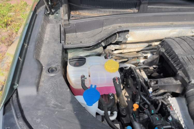 Used Chery Fengyun T10 2024 210 Luxury Edition Engine Bay Right