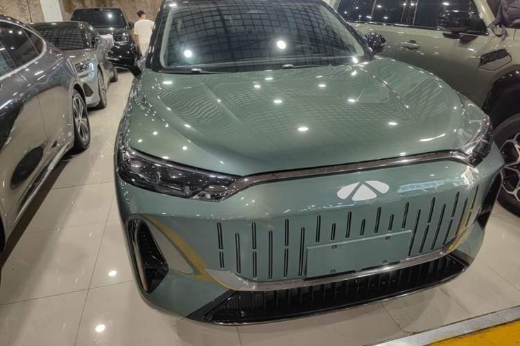 Used Chery Fengyun T10 2024 210 Luxury Edition Front Right 45 Deg