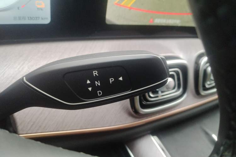 Used Chery Fengyun T10 2024 210 Luxury Edition Gear Lever