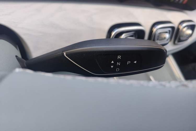 Used Chery Fengyun T10 2024 210 Deluxe Edition Gear Lever