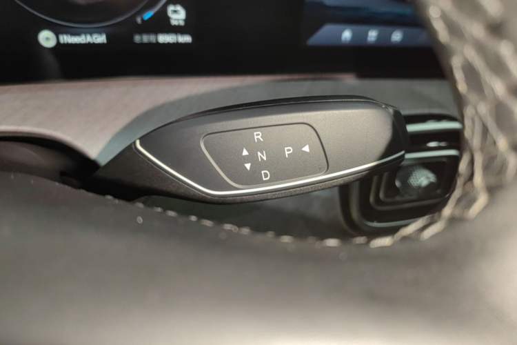Used Chery Fengyun T10 2024 210 Luxury Edition Gear Lever