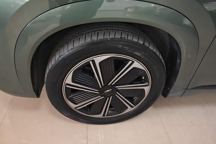 Used Chery Fengyun T10 2024 210 Luxury Edition Left Front Wheel Hub