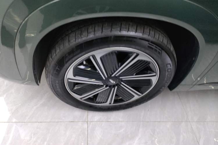 Used Chery Fengyun T10 2024 210 Luxury Edition Left Front Wheel Hub