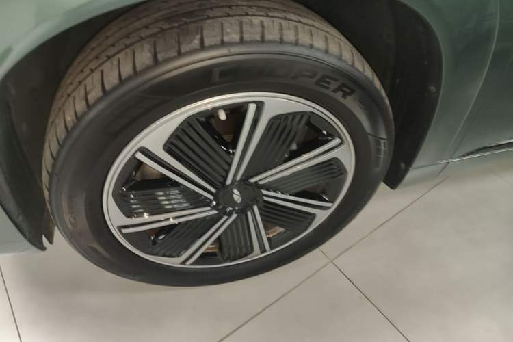Used Chery Fengyun T10 2024 210 Luxury Edition Left Front Wheel Hub