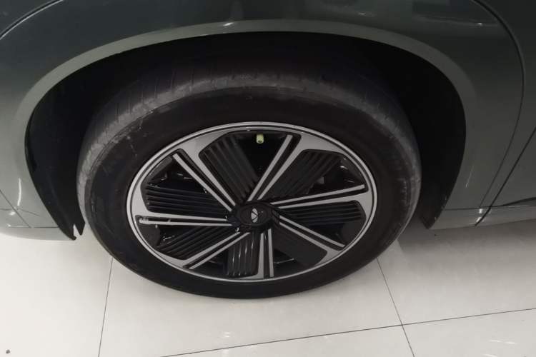 Used Chery Fengyun T10 2024 210 Luxury Edition Left Front Wheel Hub
