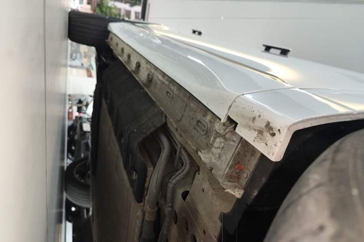 Used Chery Fengyun T10 2024 210 Luxury Edition Right Side Sill